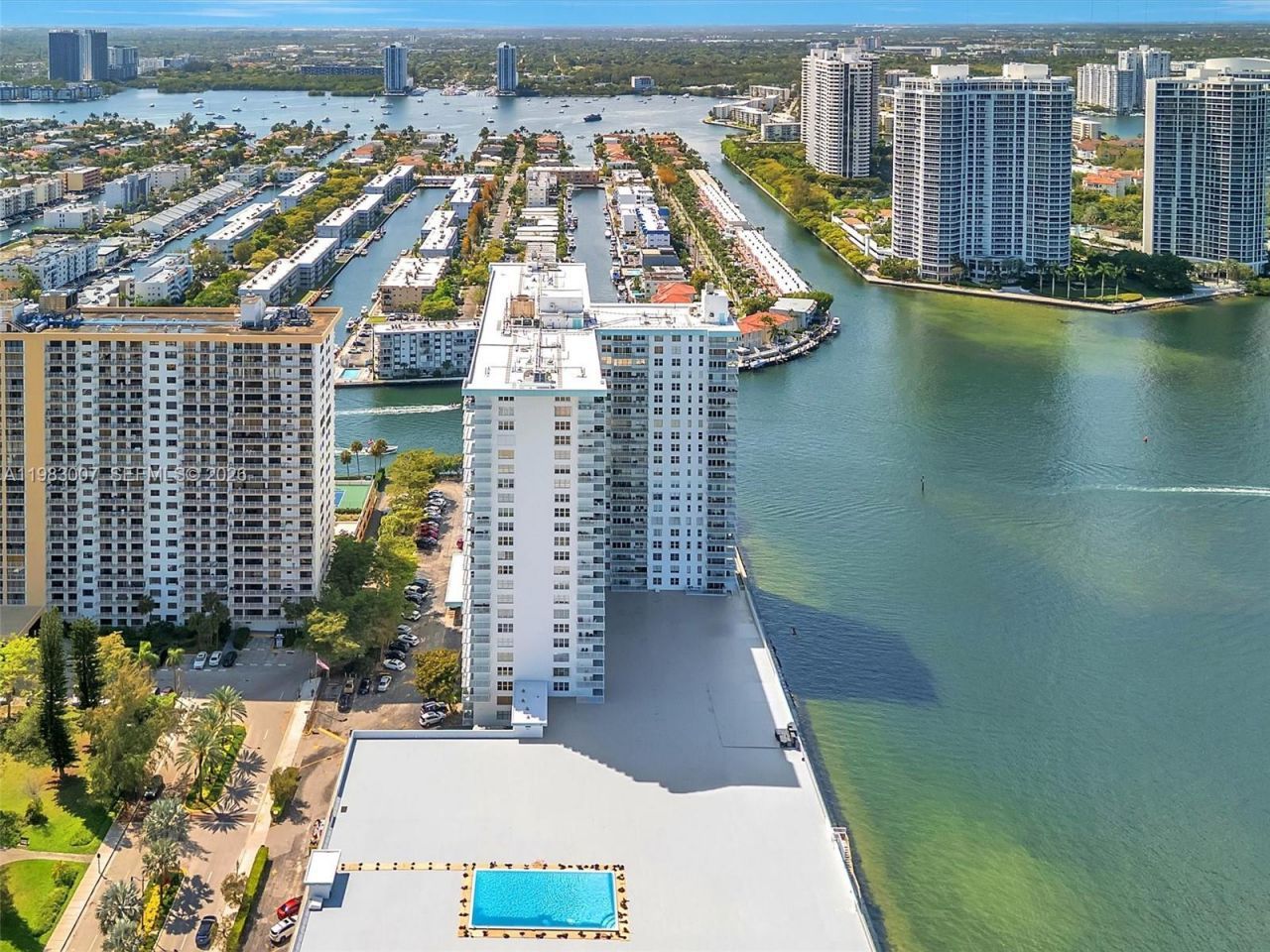 301 174th St, Unit 1818, Sunny Isles Beach, FL 33160 Photo