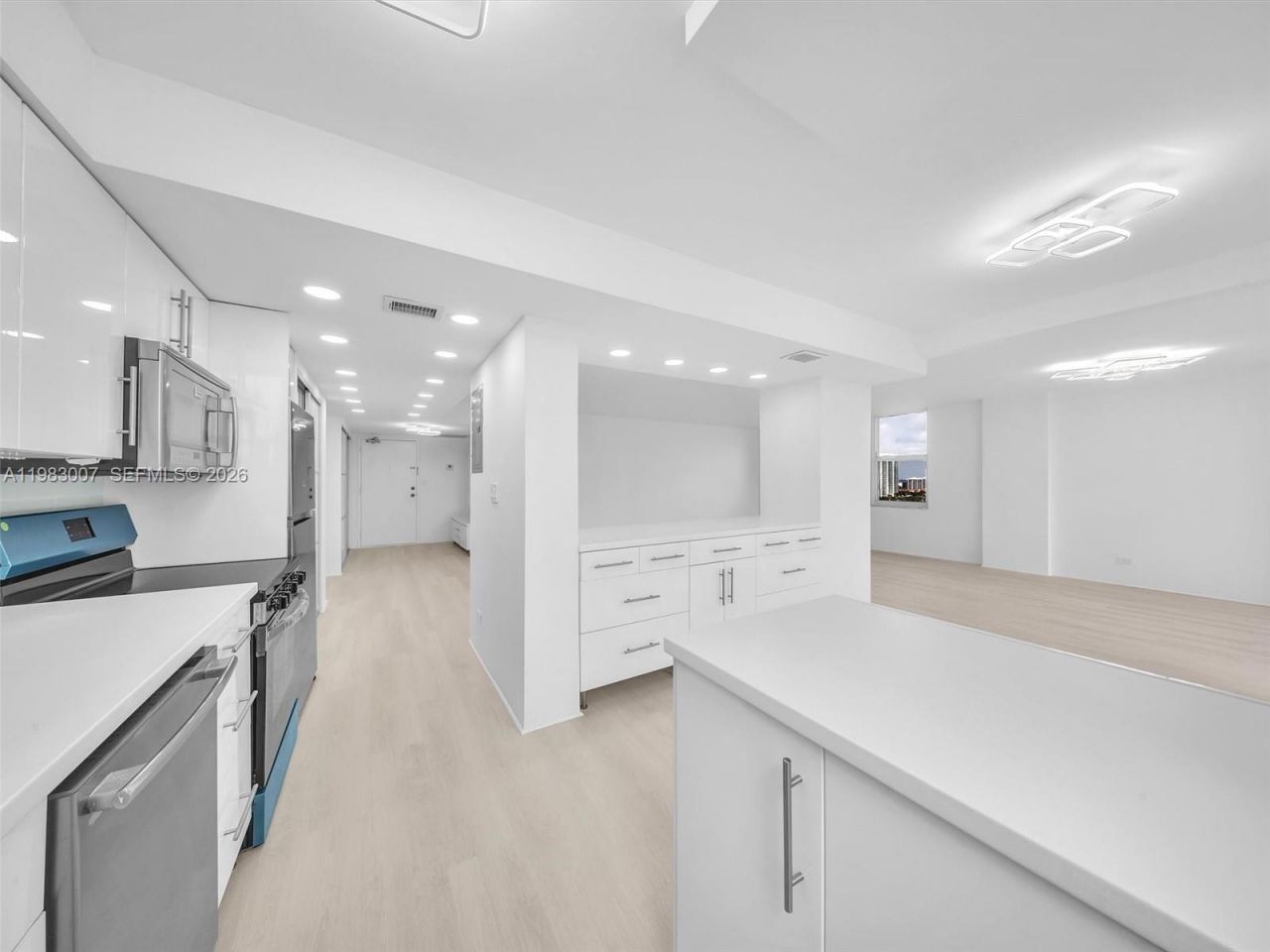 301 174th St, Unit 1818, Sunny Isles Beach, FL 33160 Photo