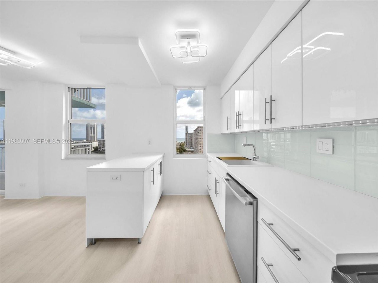 301 174th St, Unit 1818, Sunny Isles Beach, FL 33160 Photo