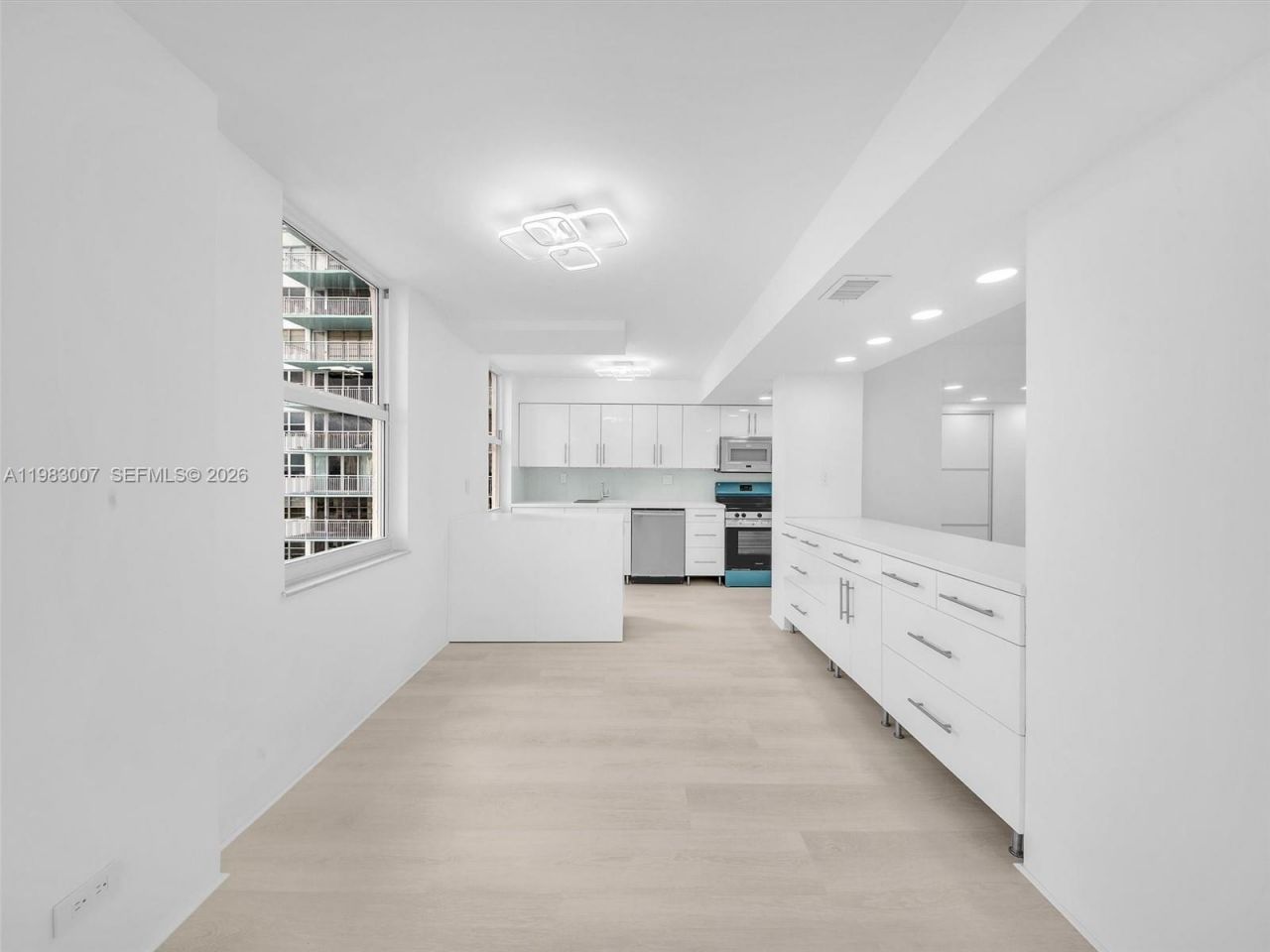 301 174th St, Unit 1818, Sunny Isles Beach, FL 33160 Photo