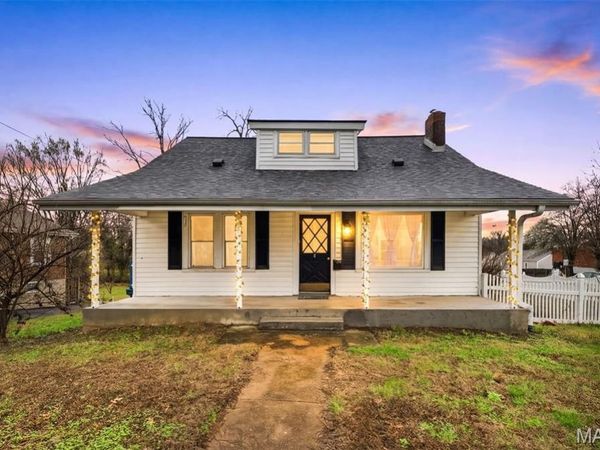 9726 Lackland Road, Overland, MO 63114