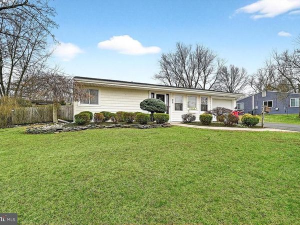 32 KINGSLEY ROAD, KENDALL PARK, NJ 08824