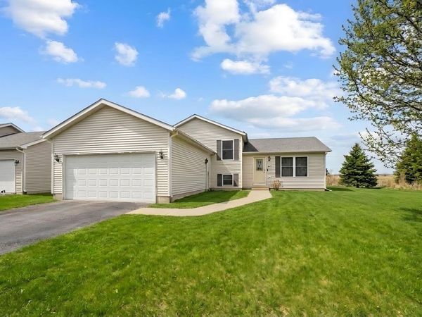 424 N Aspen Drive , Cortland, IL 60112