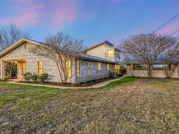 122 Forest Lake DR, Del Valle, TX 78617