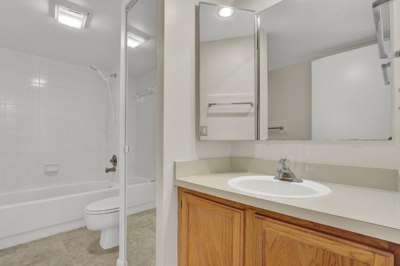 5627 SE Windsong Lane, Unit 514, Stuart, FL 34997 Photo