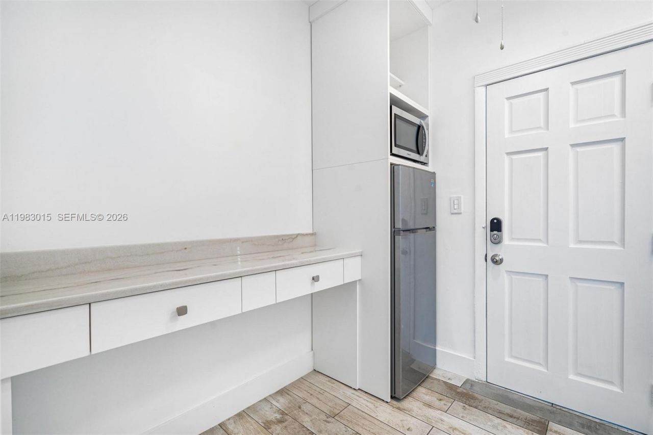 180 SW 63rd Ave, Miami, FL 33144 Photo