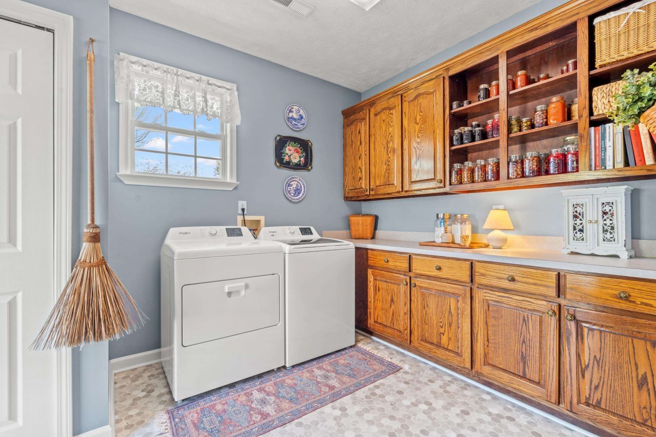 2612 Wood Creek Ln. Photo 10