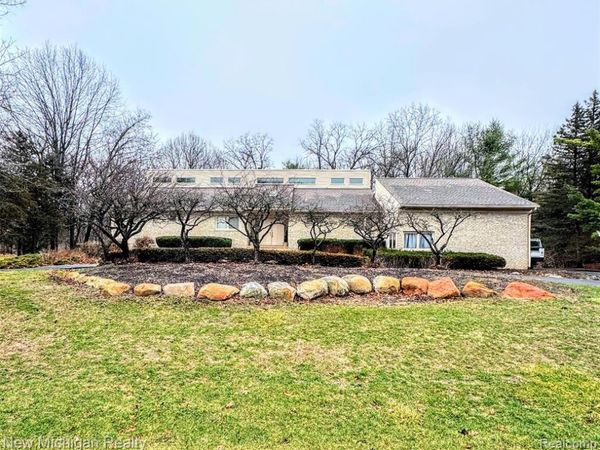 3989 S Shore Drive, Commerce Twp, MI 48382