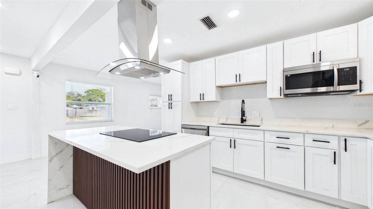 1778 New Hampshire Avenue Ne, Saint Petersburg, FL 33703 Photo