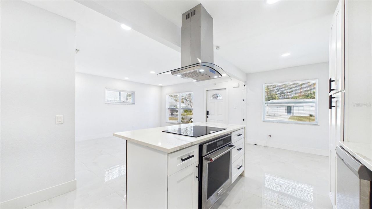 1778 New Hampshire Avenue Ne, Saint Petersburg, FL 33703 Photo