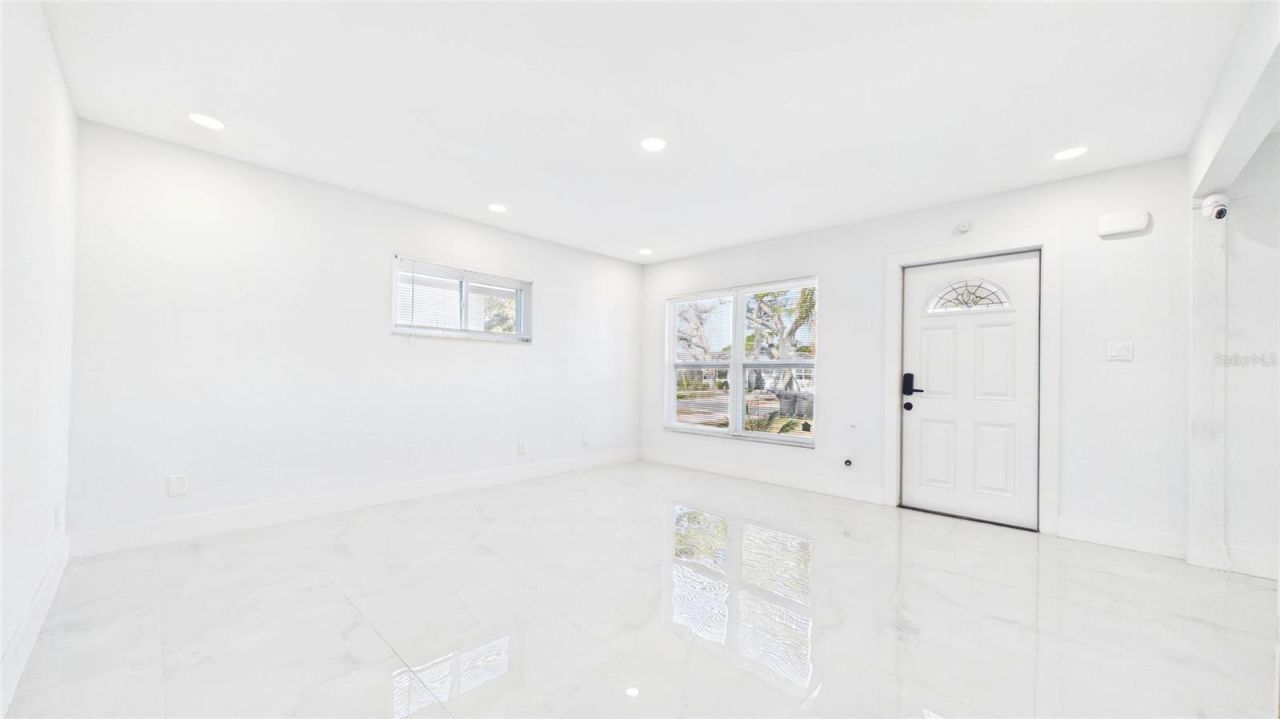 1778 New Hampshire Avenue Ne, Saint Petersburg, FL 33703 Photo