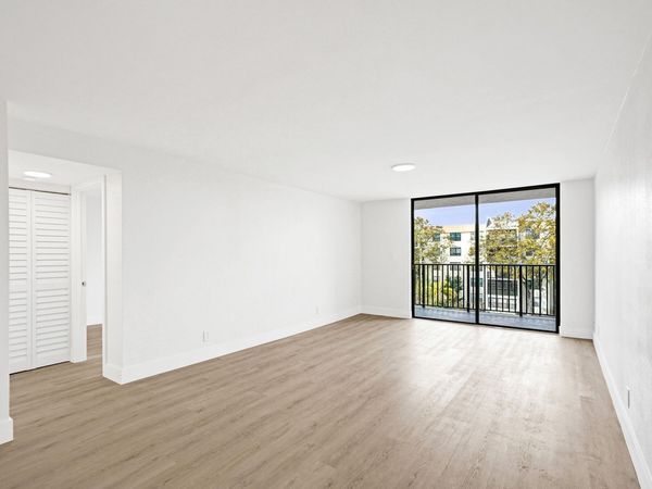 6195 Rock Island Road, Unit 413, Tamarac, FL 33319