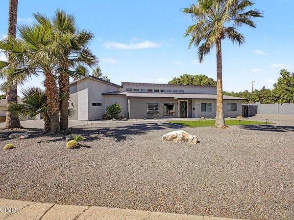 1930 E ROVEY Avenue, Phoenix, AZ 85016