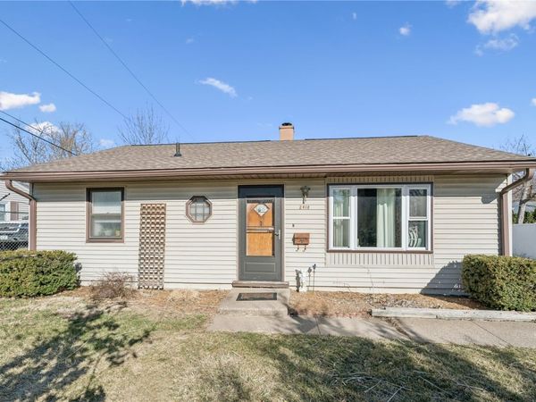 2418 Reynolds Ave, Cedar Rapids, IA 52404