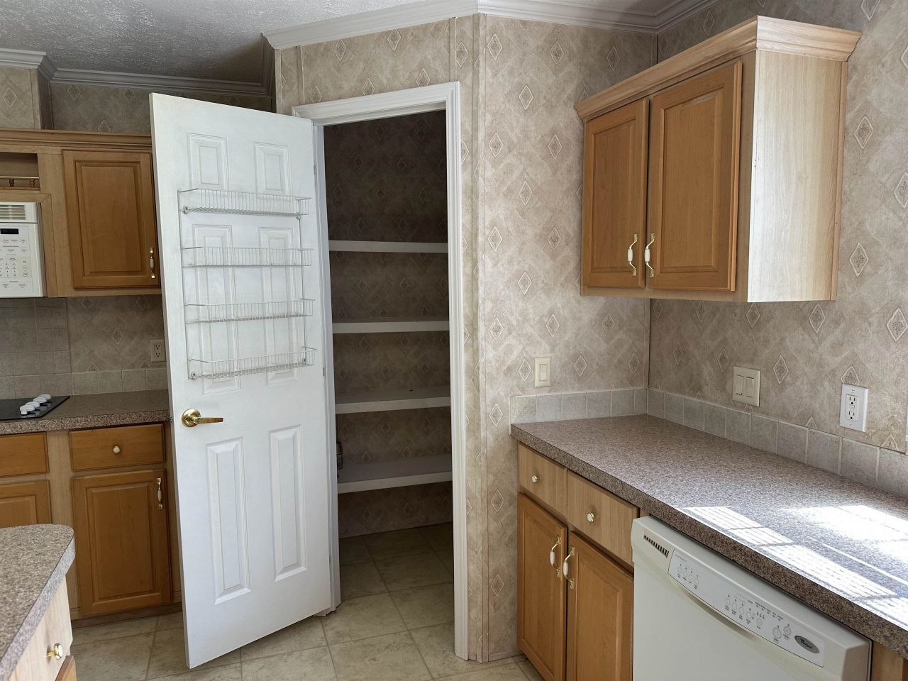 6595 Breezewood Blvd. Photo 11