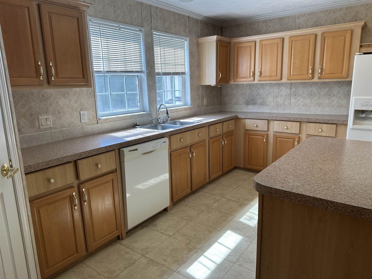 6595 Breezewood Blvd. Photo 12