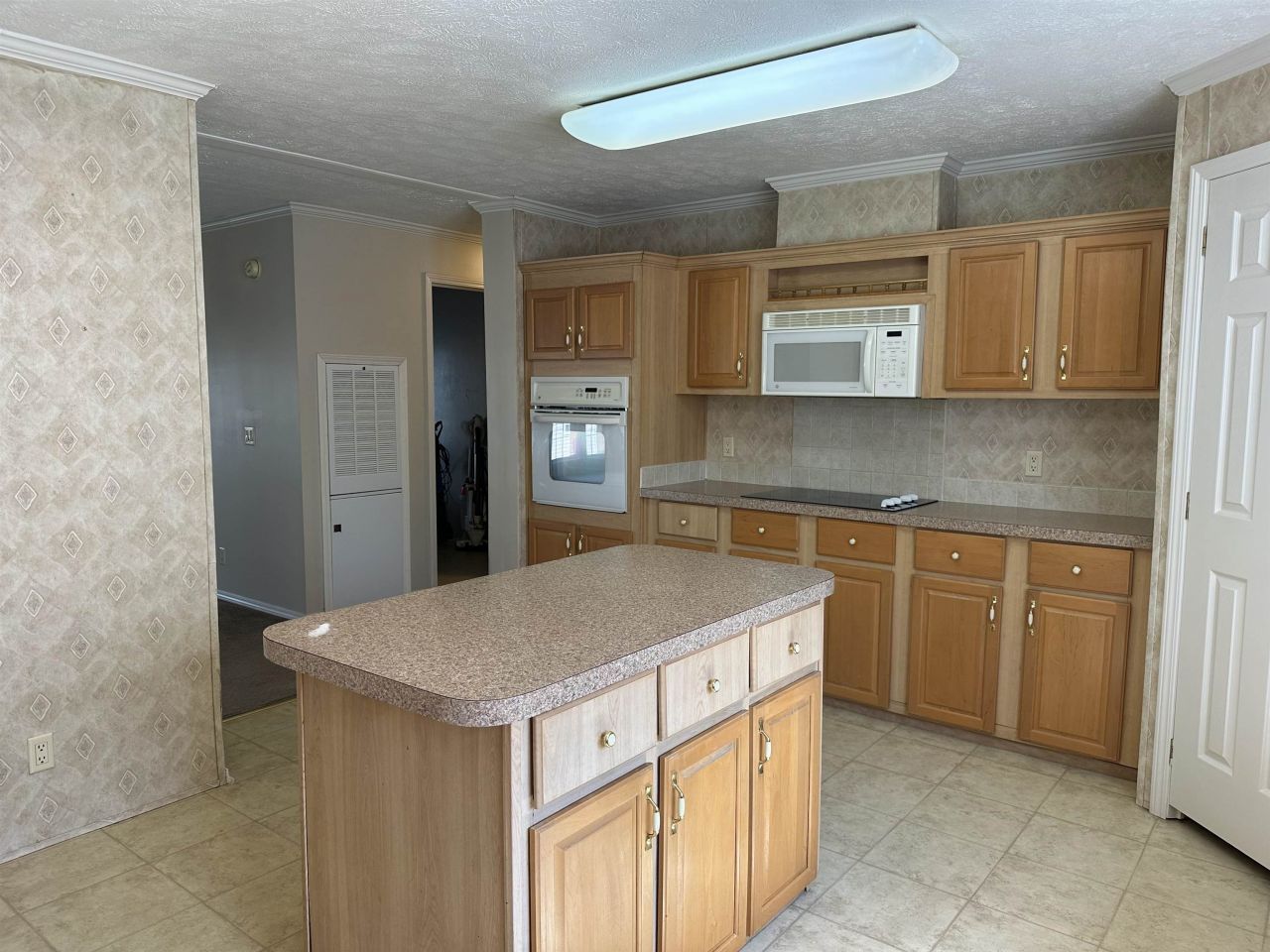 6595 Breezewood Blvd. Photo 14