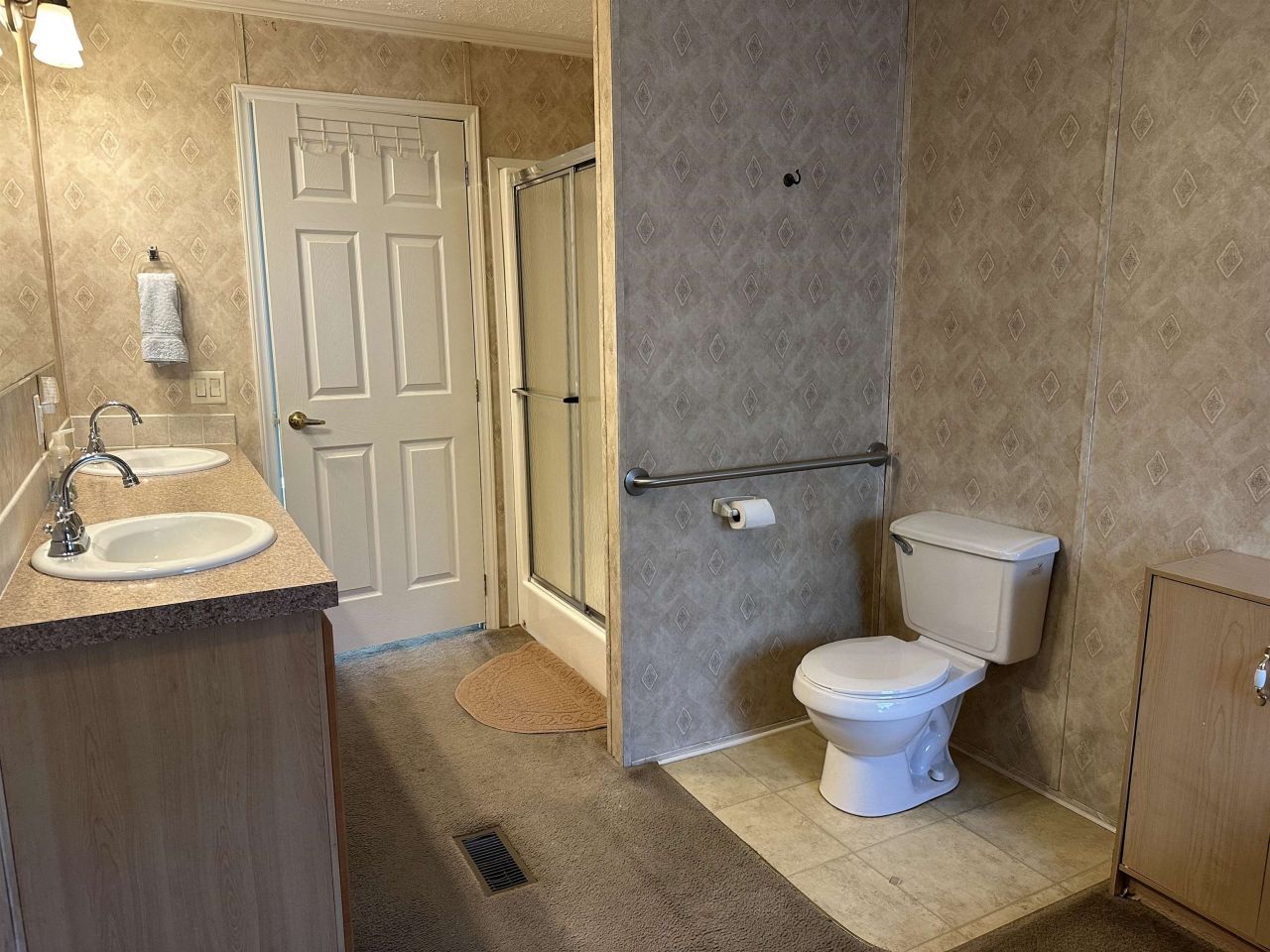 6595 Breezewood Blvd. Photo 28