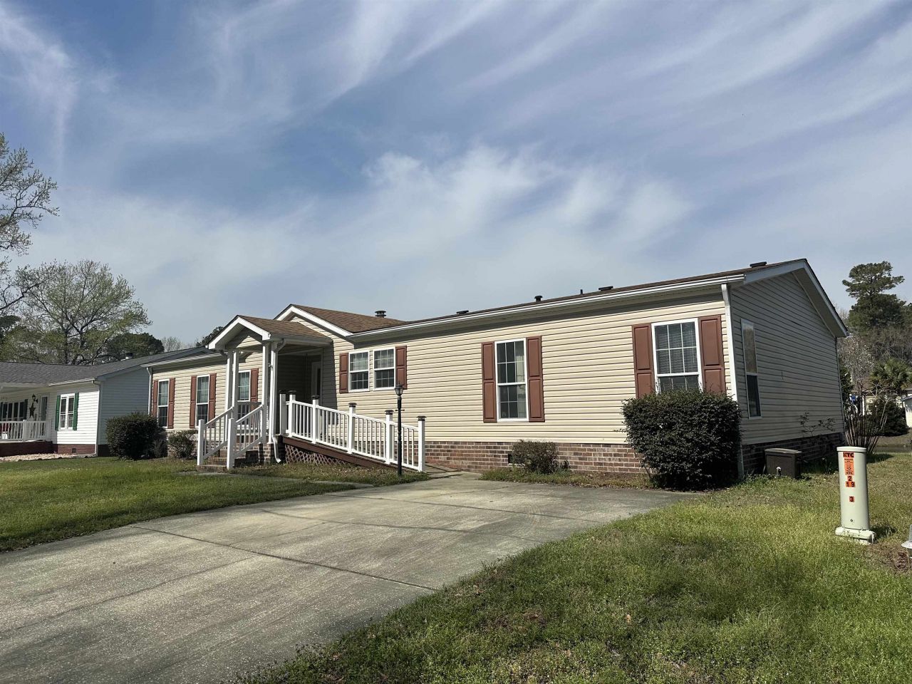 6595 Breezewood Blvd. Photo 3