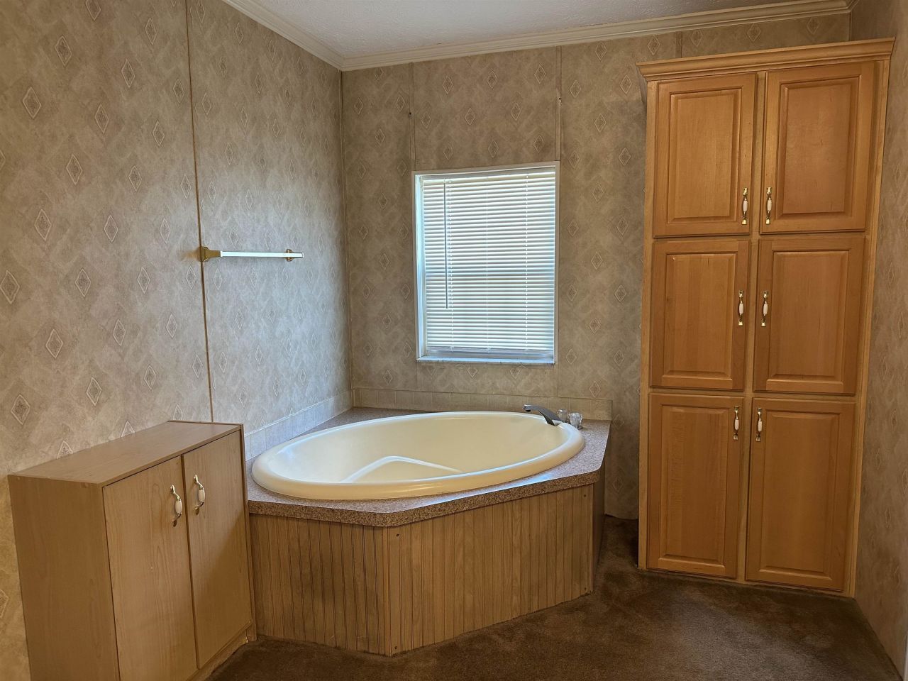 6595 Breezewood Blvd. Photo 30