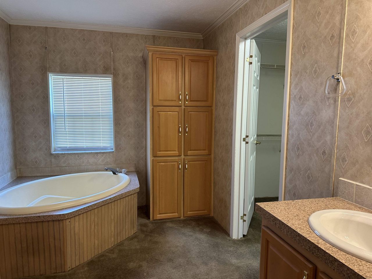 6595 Breezewood Blvd. Photo 31