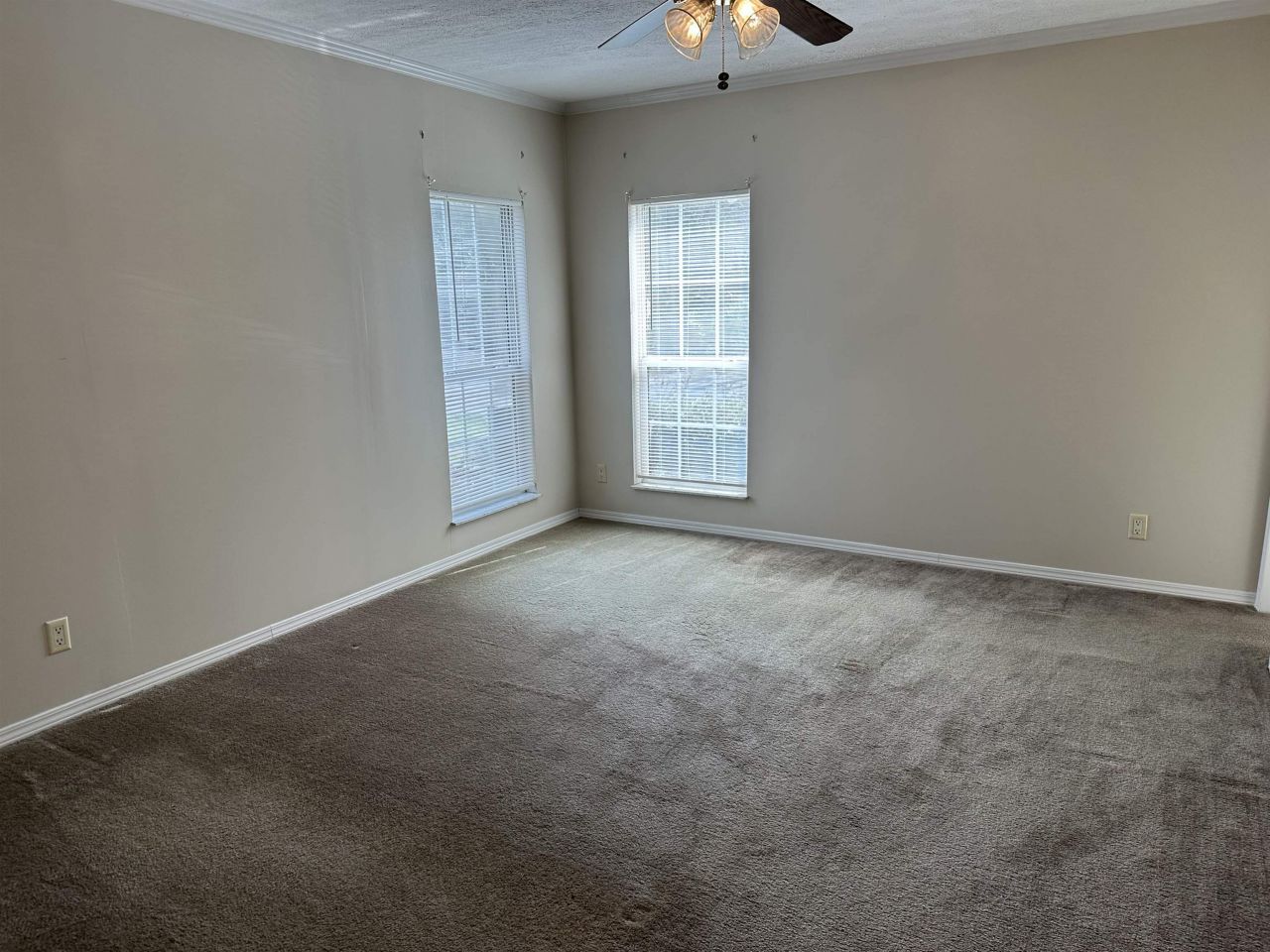 6595 Breezewood Blvd. Photo 36