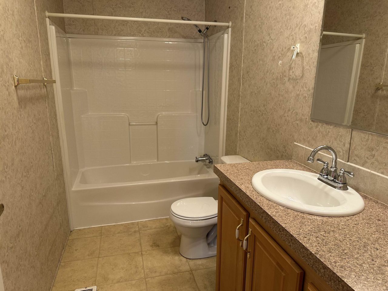 6595 Breezewood Blvd. Photo 37