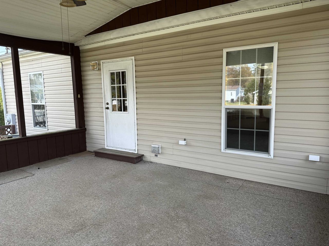 6595 Breezewood Blvd. Photo 42