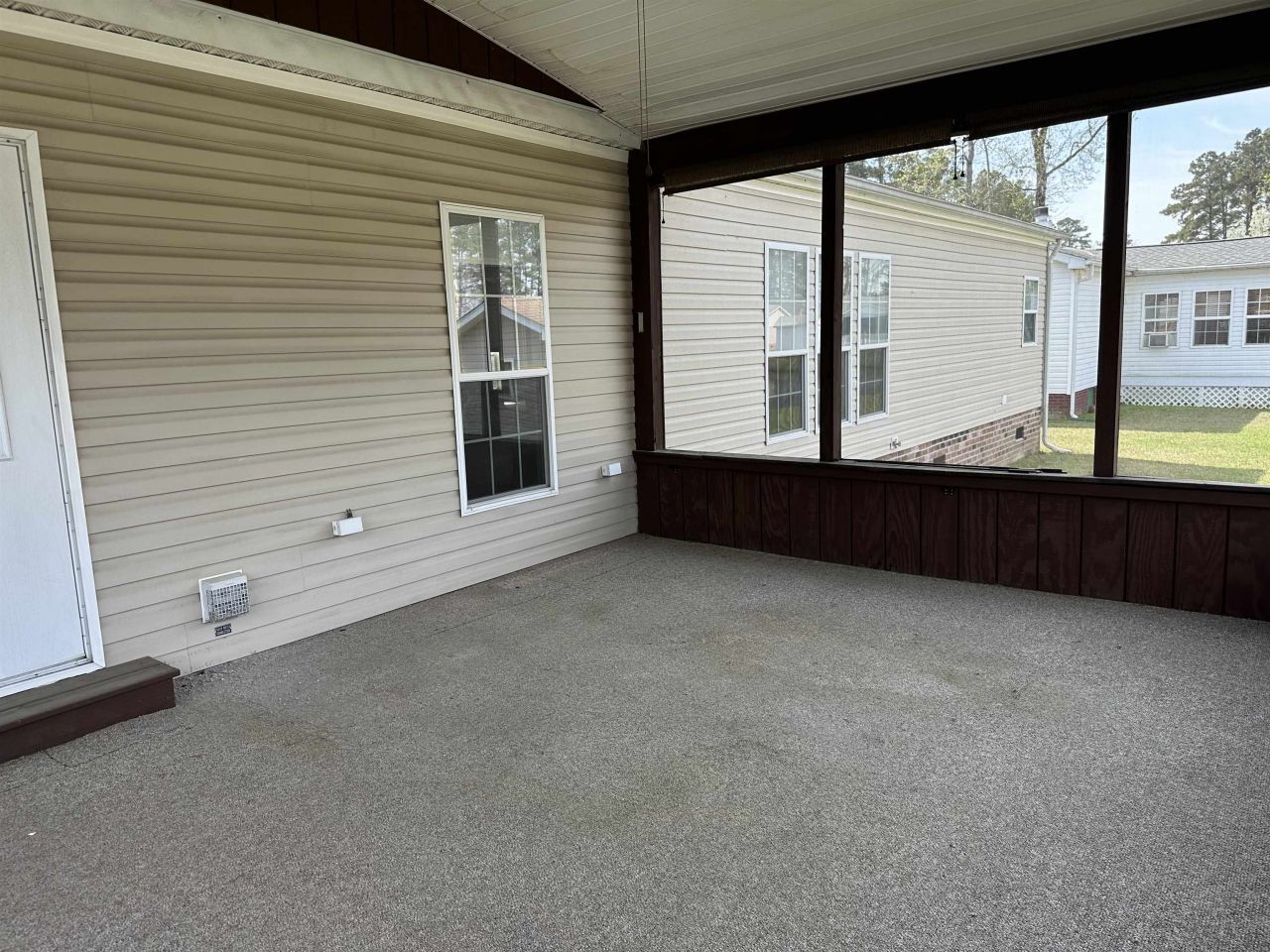 6595 Breezewood Blvd. Photo 43