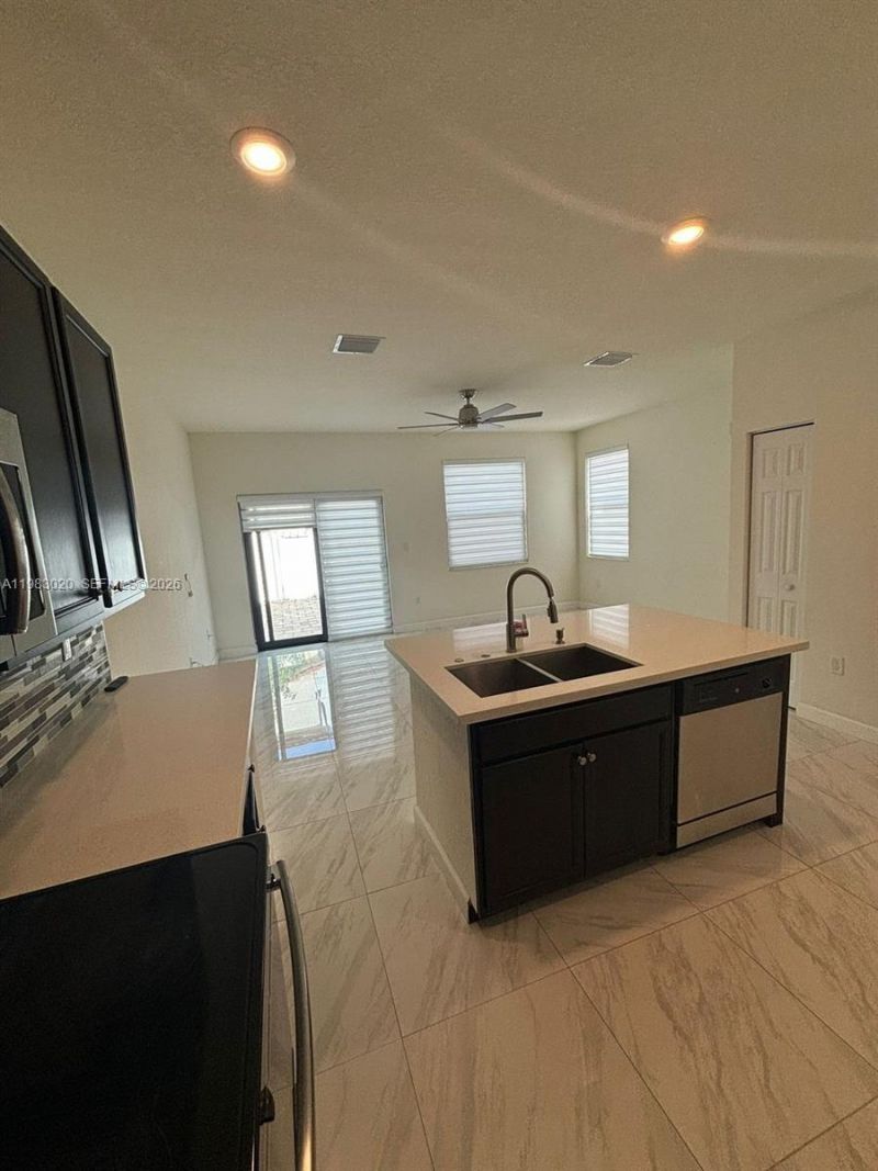 3337 W 105th Ter, Hialeah, FL 33018 Photo