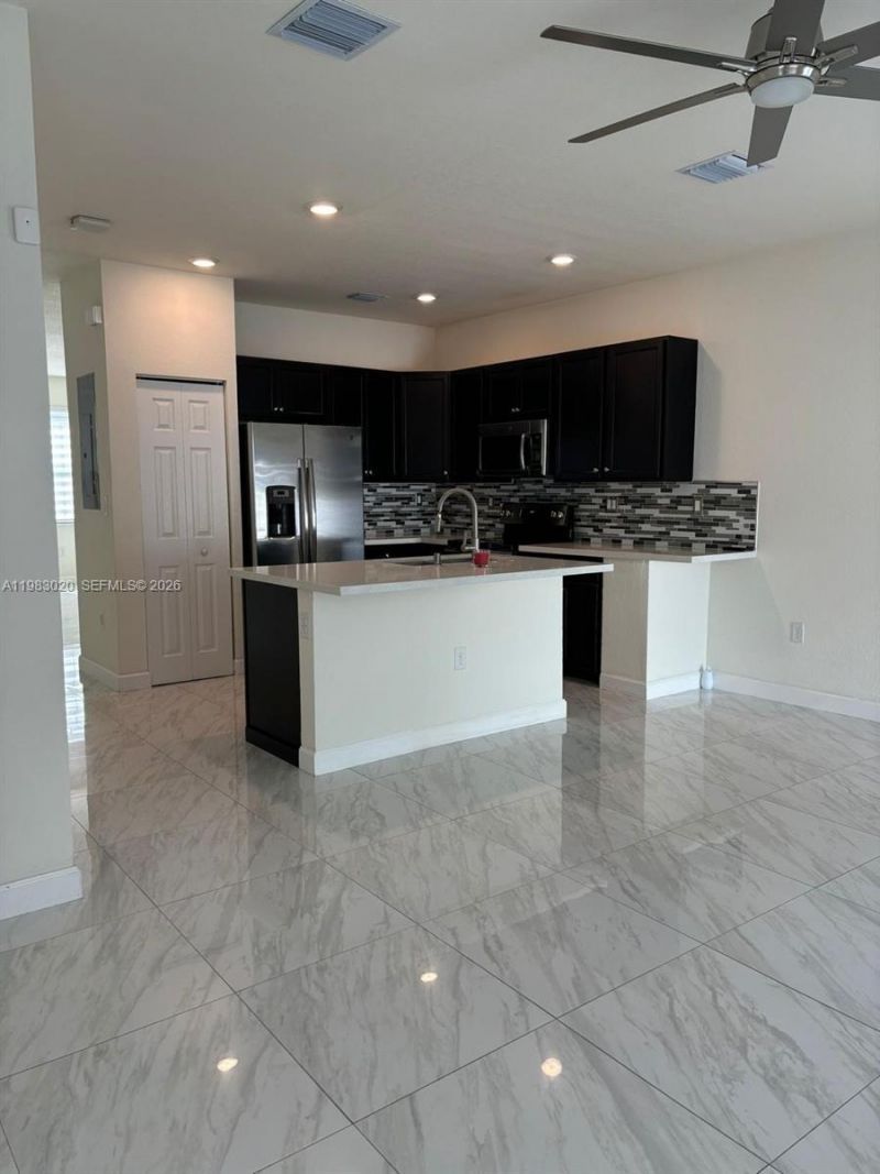 3337 W 105th Ter, Hialeah, FL 33018 Photo