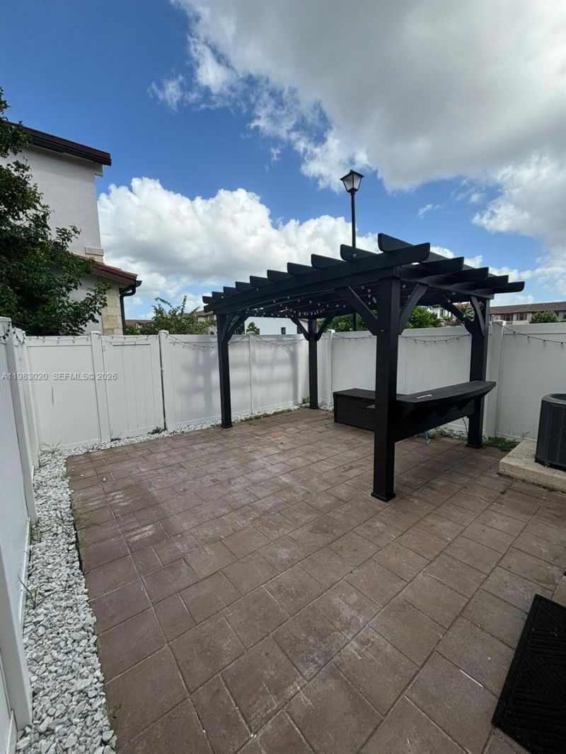 3337 W 105th Ter, Hialeah, FL 33018 Photo