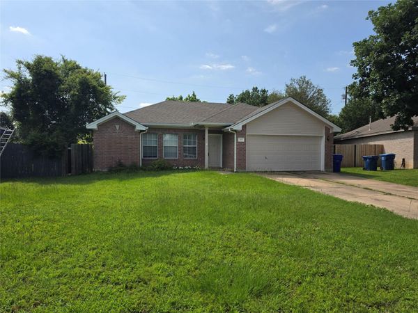 305 China CV, Elgin, TX 78621