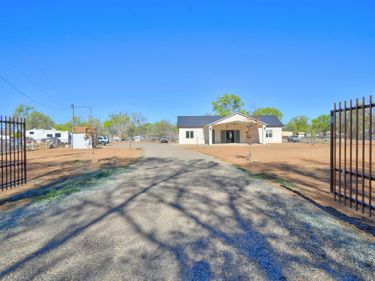 14 Zentner Road, Los Lunas, NM 87031