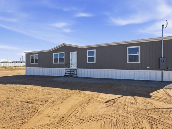 4 Meadowlake Lane, Los Lunas, NM 87031