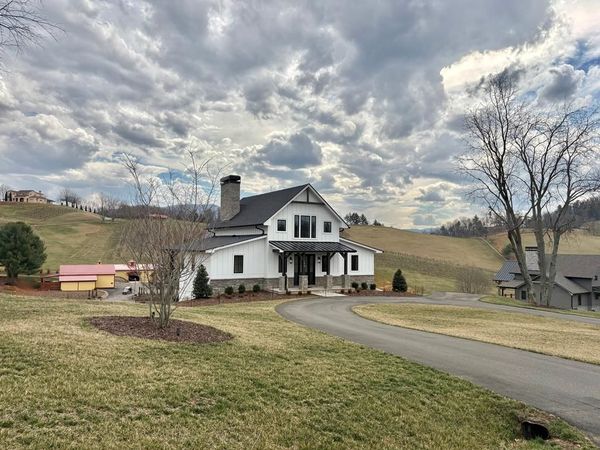 190 Farmhouse Village Trail, Butler, TN 37640
