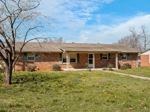 787 Clover Hill Dr, Cookeville, TN 38501