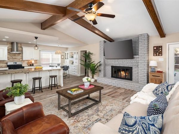 9352 Briarhurst Drive, Dallas, TX 75243