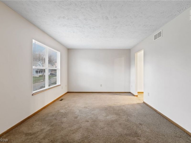 103 W Crosier Street, Akron, OH 44311 Photo 4