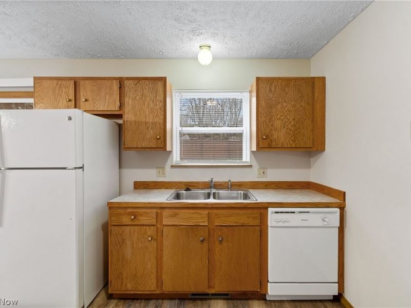 103 W Crosier Street, Akron, OH 44311 Photo 9