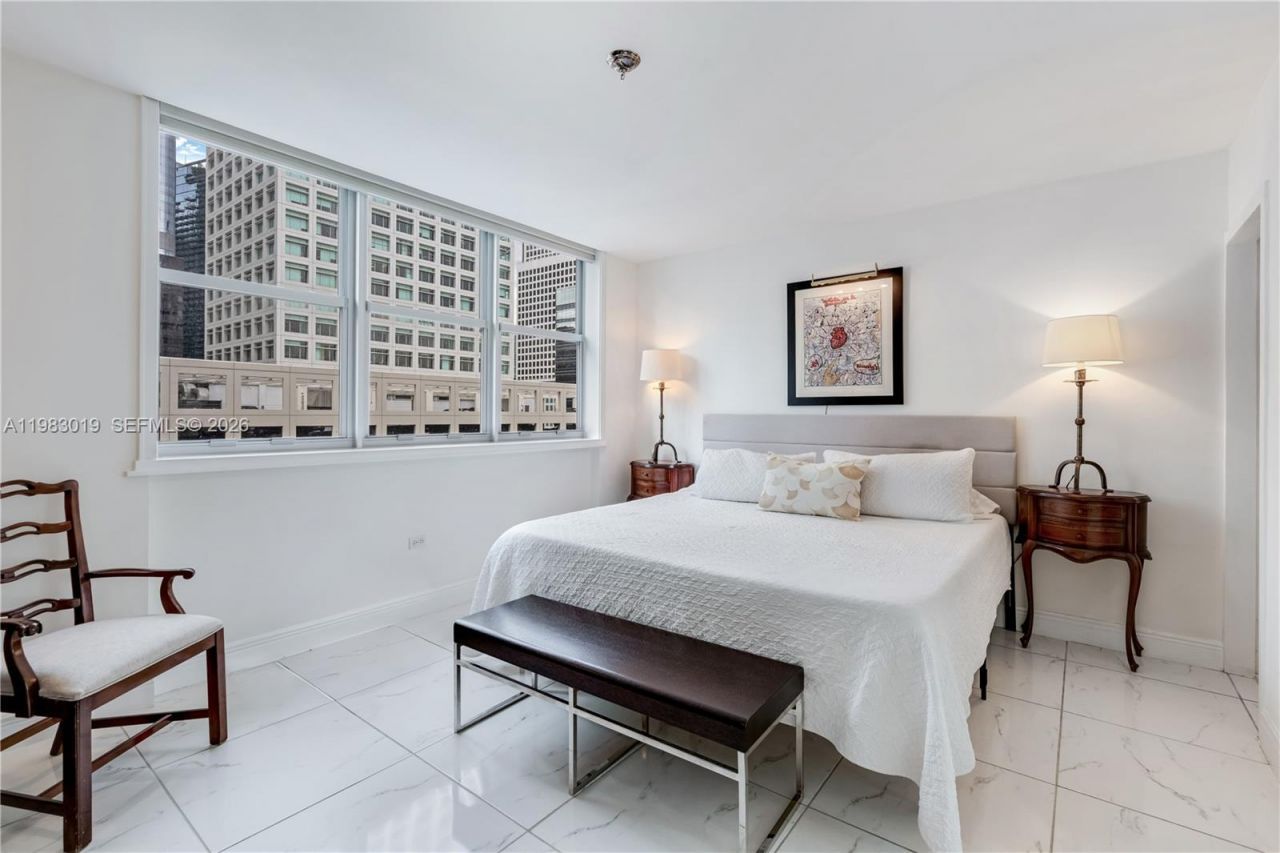 825 Brickell Bay Dr, Unit 850, Miami, FL 33131 Photo