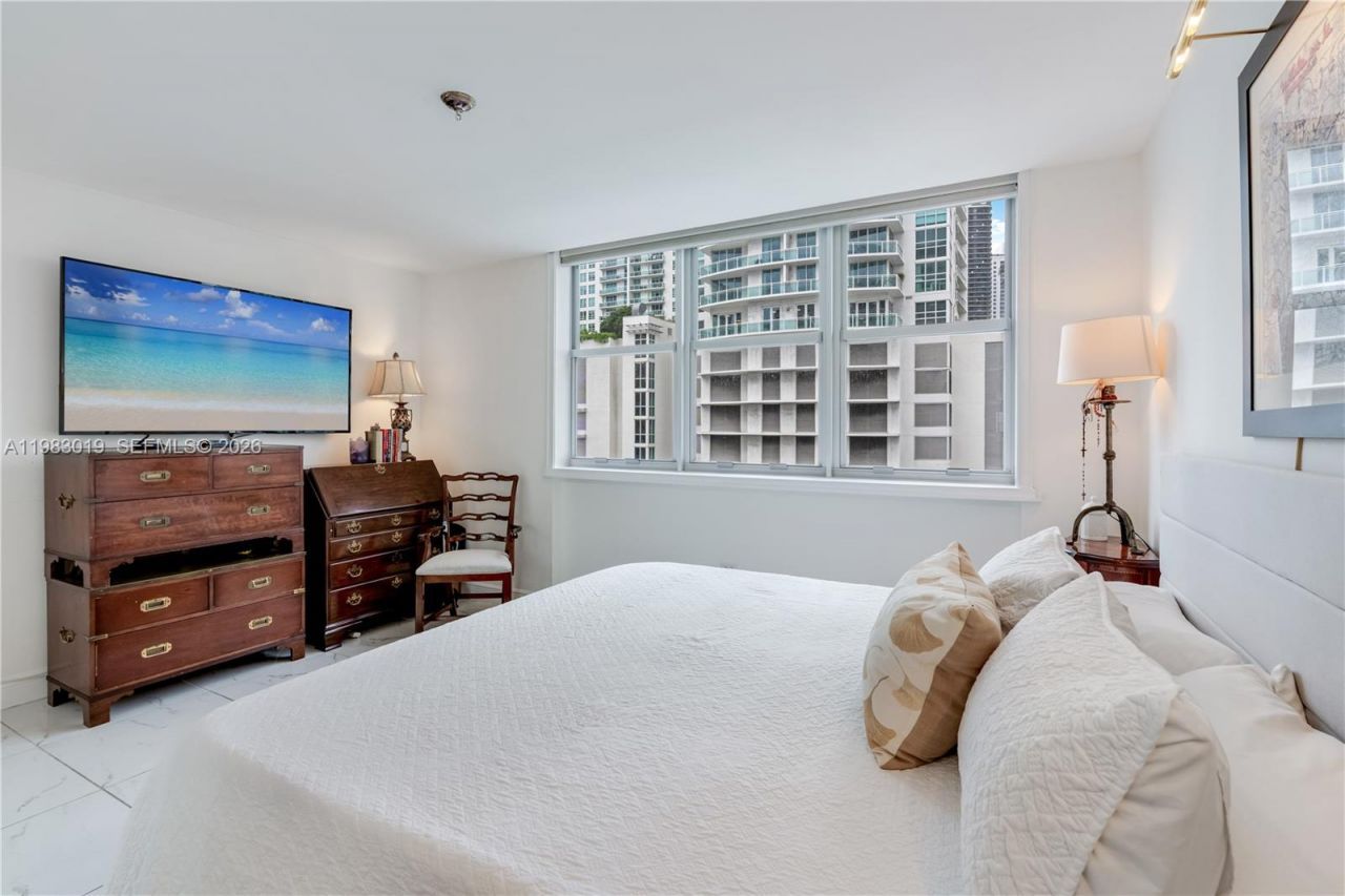 825 Brickell Bay Dr, Unit 850, Miami, FL 33131 Photo