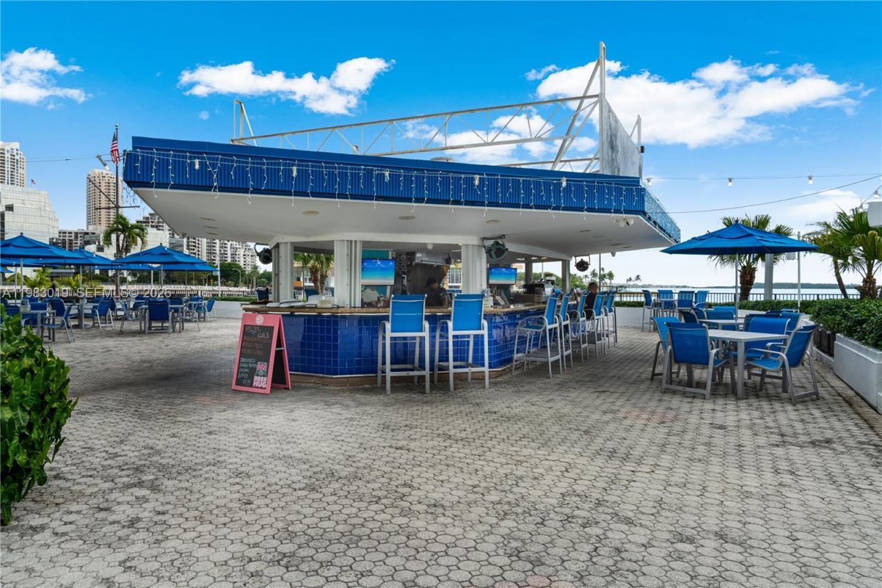 825 Brickell Bay Dr, Unit 850, Miami, FL 33131 Photo