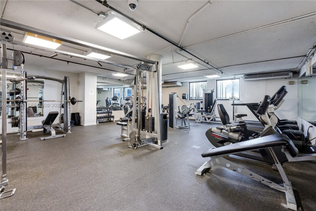 825 Brickell Bay Dr, Unit 850, Miami, FL 33131 Photo