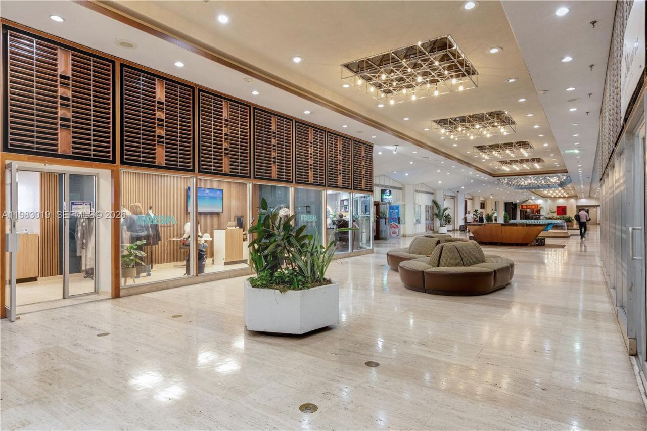 825 Brickell Bay Dr, Unit 850, Miami, FL 33131 Photo