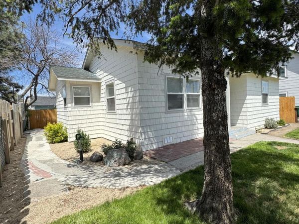 1836 C Street, Sparks, NV 89431