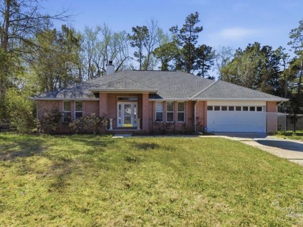 811 Shadow Ridge Dr, Pensacola, FL 32514