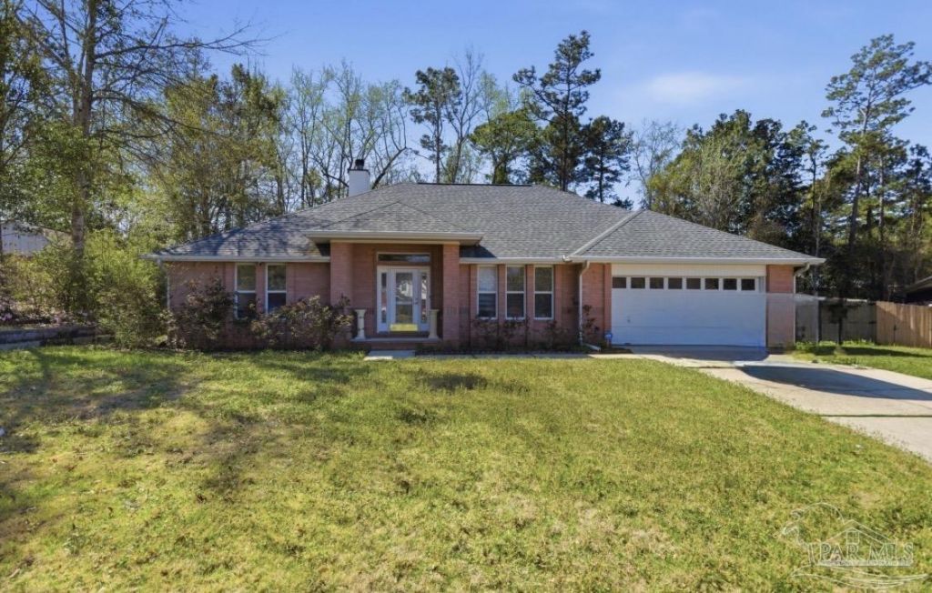 811 Shadow Ridge Dr, Pensacola, FL 32514 Main Photo