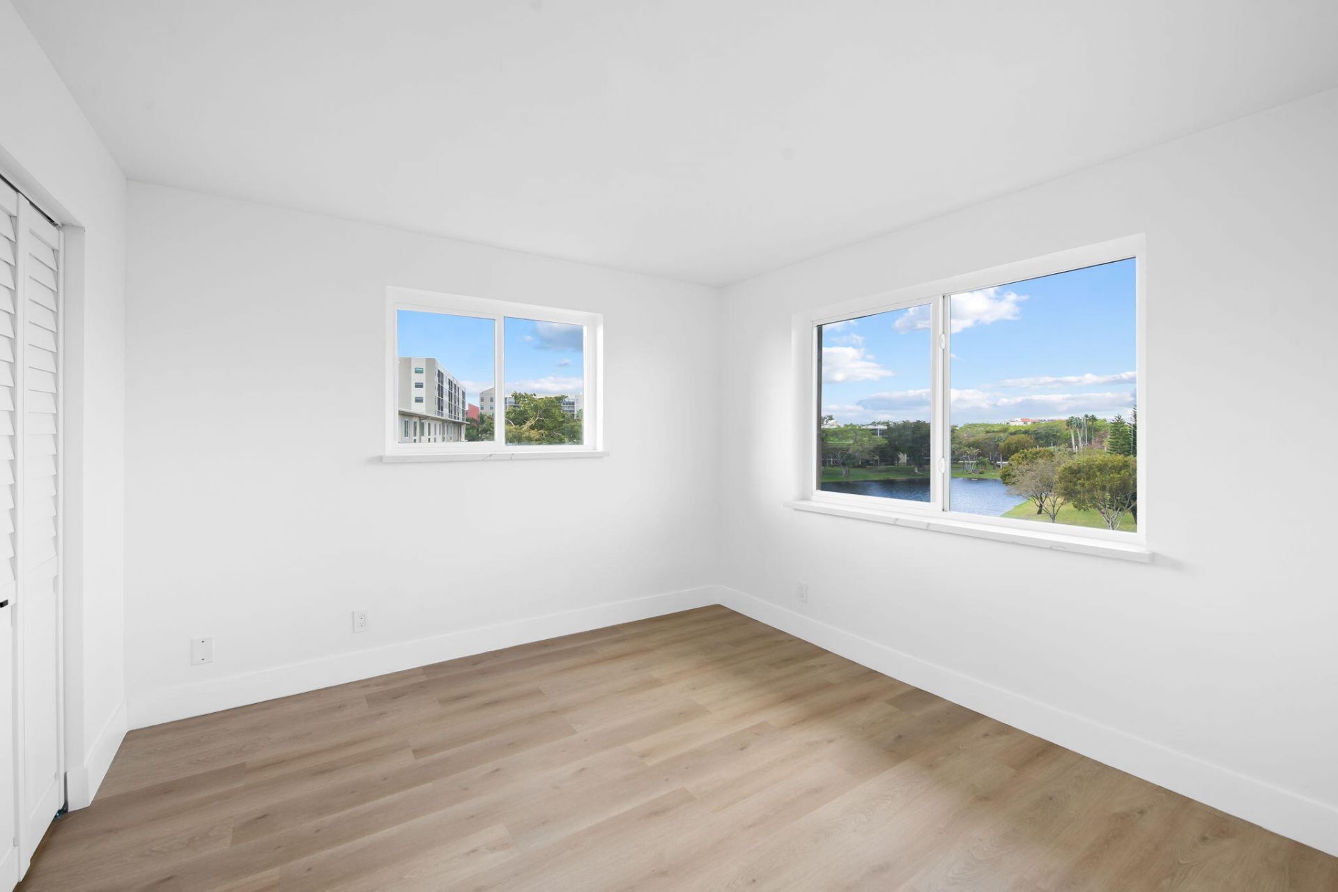 2106 S Cypress Bend Drive, Unit 501, Pompano Beach, FL 33069 Photo