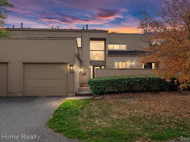 7356 Balsam Court, West Bloomfield Twp, MI 48322